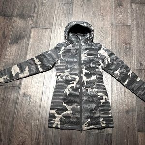 Canada Goose Lite Tech hooded camo jacket size  XS